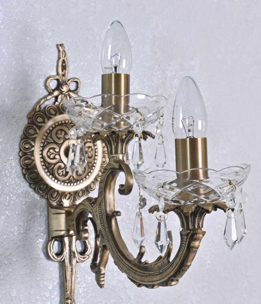 Vintage Crystal Wall Sconce Lamp – Antique Brass Double Light Fixture with Glass Detailing & Elegant Crystal Accents - Image 6