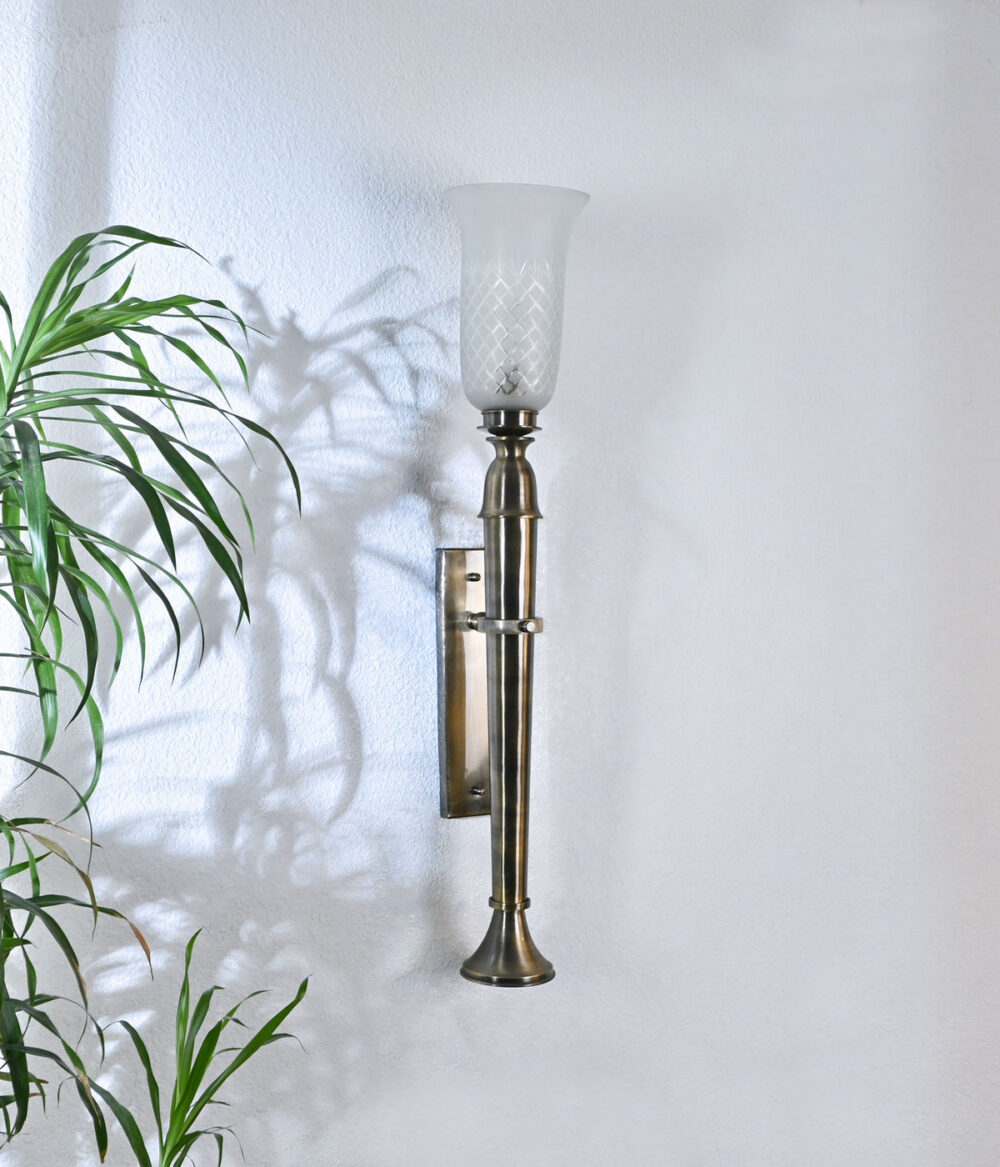 Vintage Brass Wall Lamp Sconce with Frosted Glass Shade – Elegant Antique Look Wall Light Fixture for Living Room, Bedroom, Hallway, and Home Décor