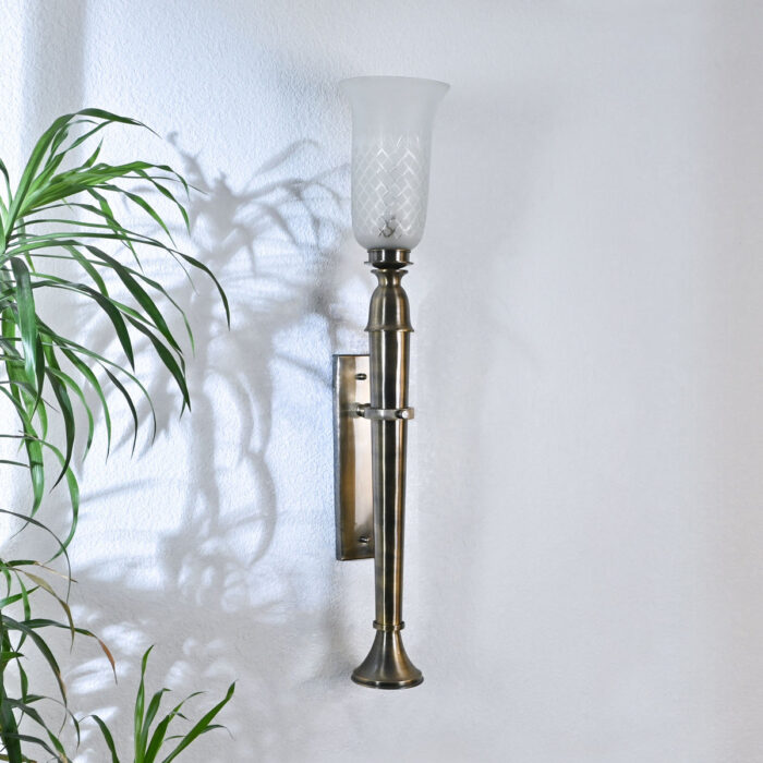 Vintage Brass Wall Lamp Sconce with Frosted Glass Shade – Elegant Antique Look Wall Light Fixture for Living Room, Bedroom, Hallway, and Home Décor